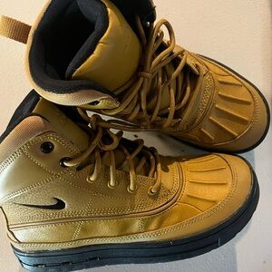 Nike ACG Boots